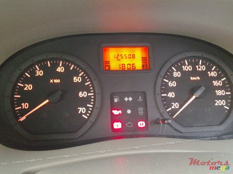 2008' Renault Logan photo #3