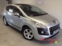 2012' Peugeot 3008 photo #2