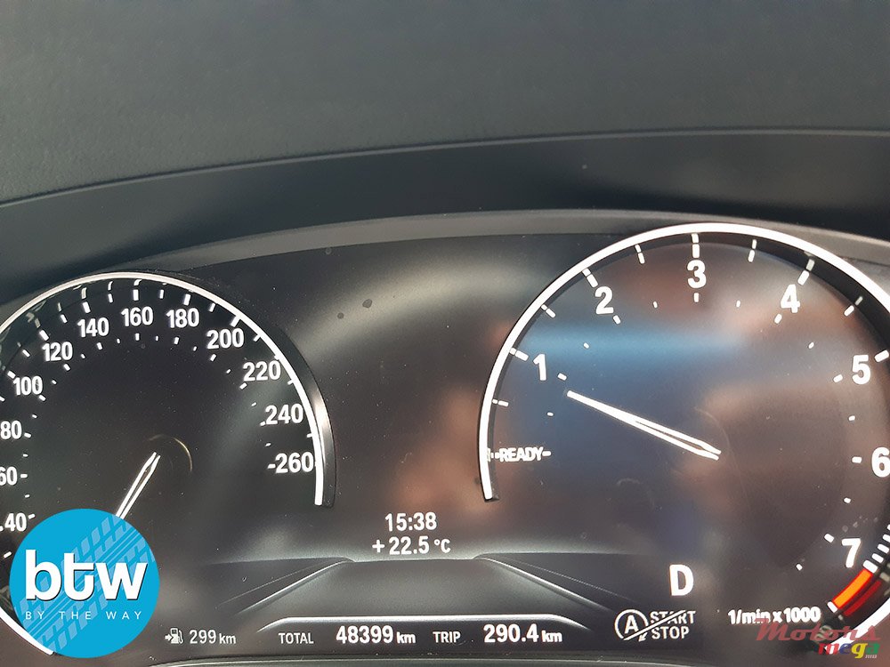 2019' BMW 330 photo #7