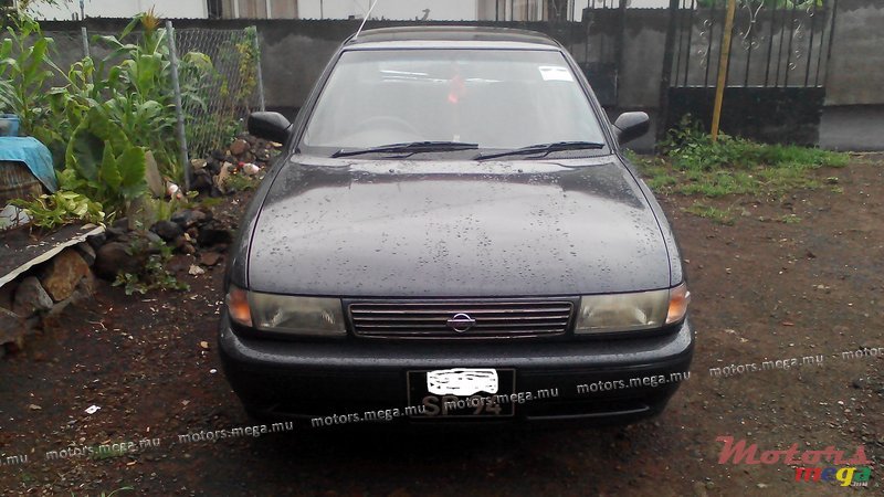 1994' Nissan Sentra photo #1