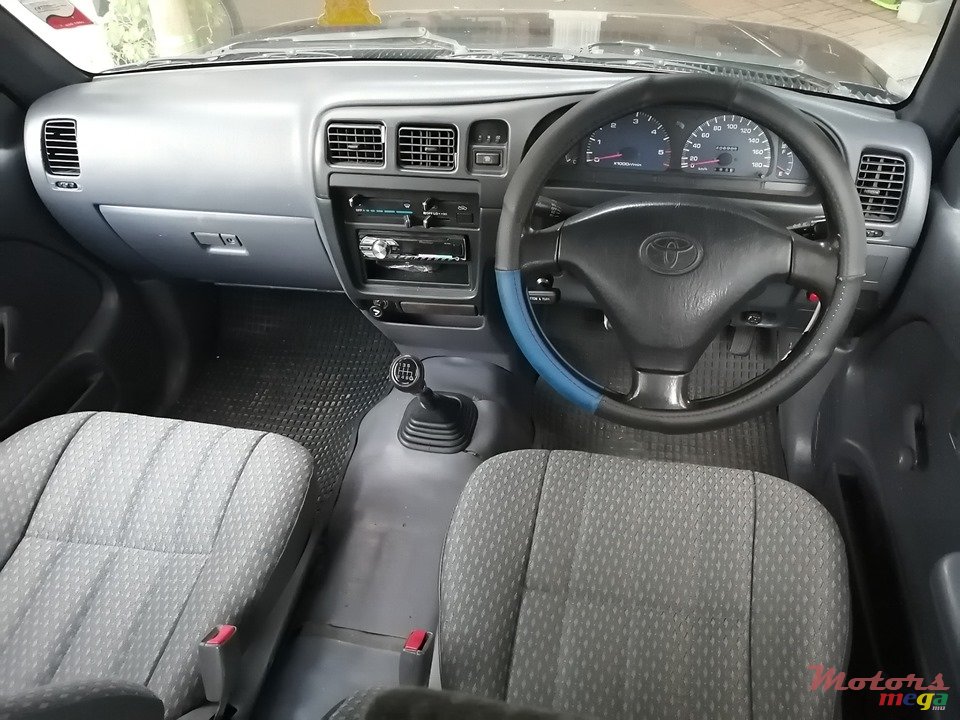 1998' Toyota Hilux photo #5