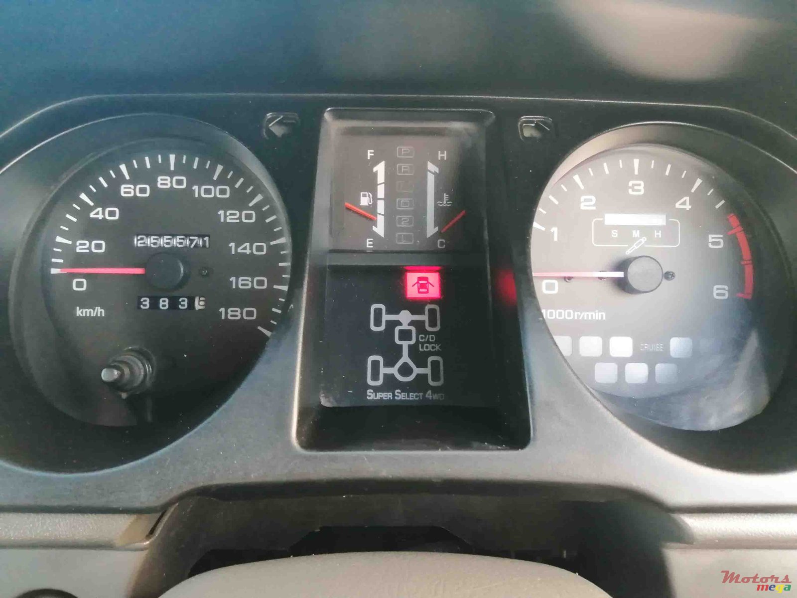 1996' Mitsubishi Pajero photo #7