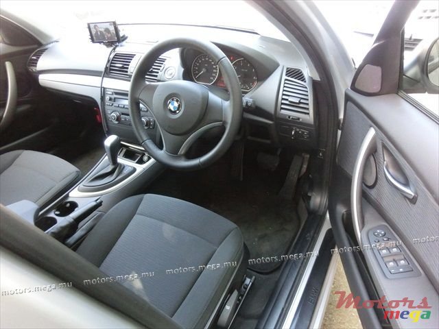 2010' BMW 1 Series photo #2