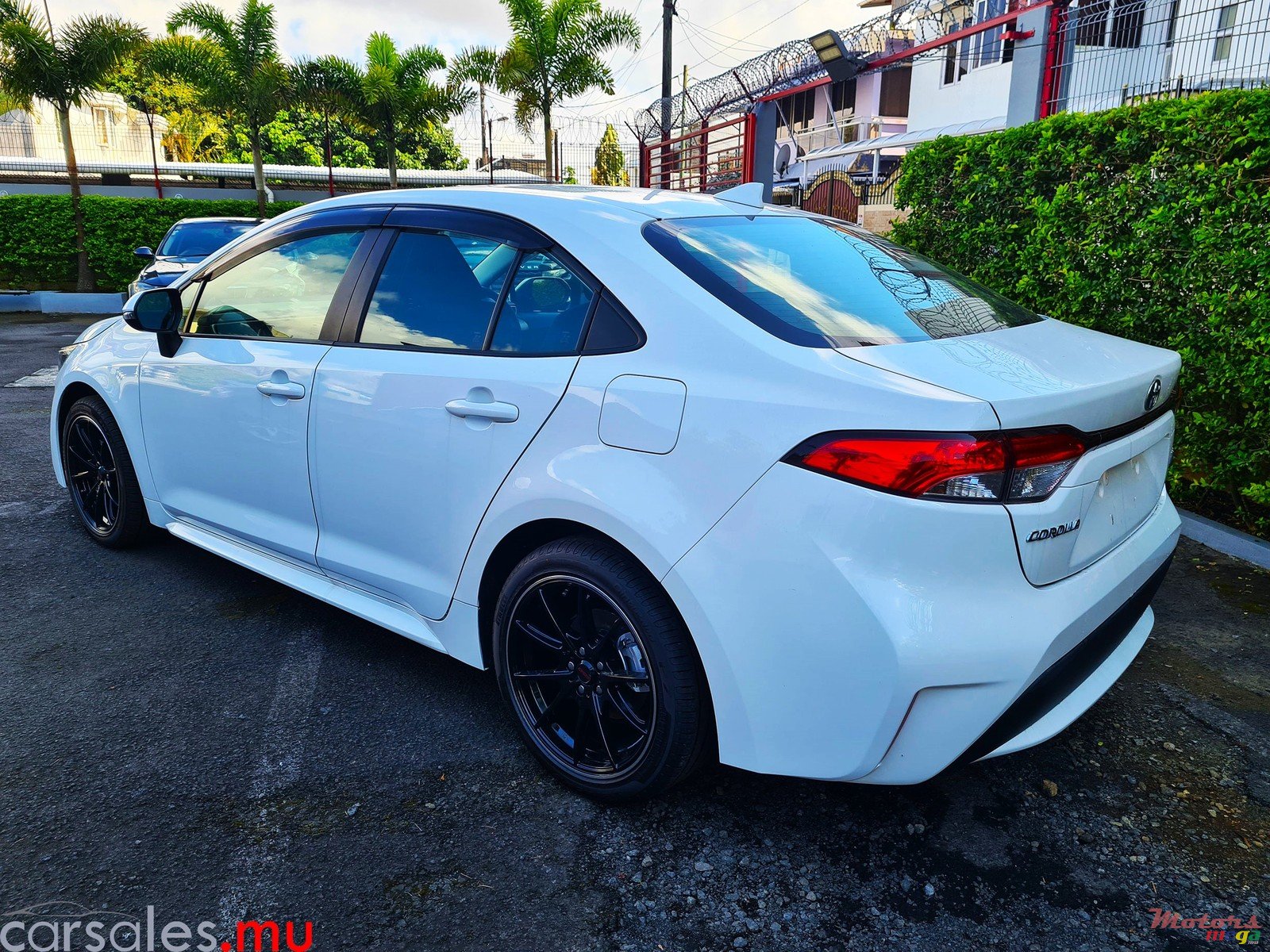 2021' Toyota Corolla 1.8 Hybrid photo #3