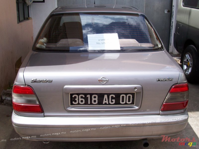 2000' Nissan photo #2