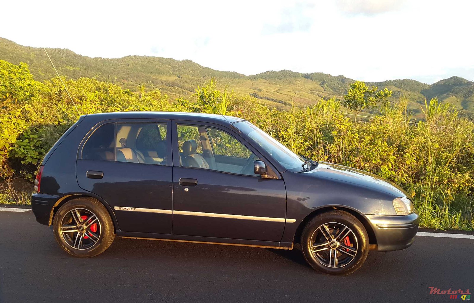 1998' Toyota Starlet photo #1