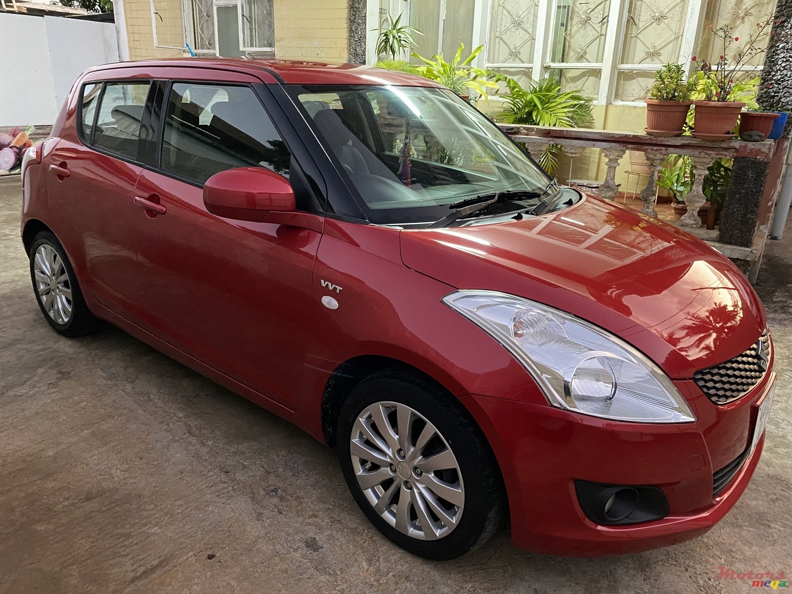 2012' Suzuki Swift photo #5