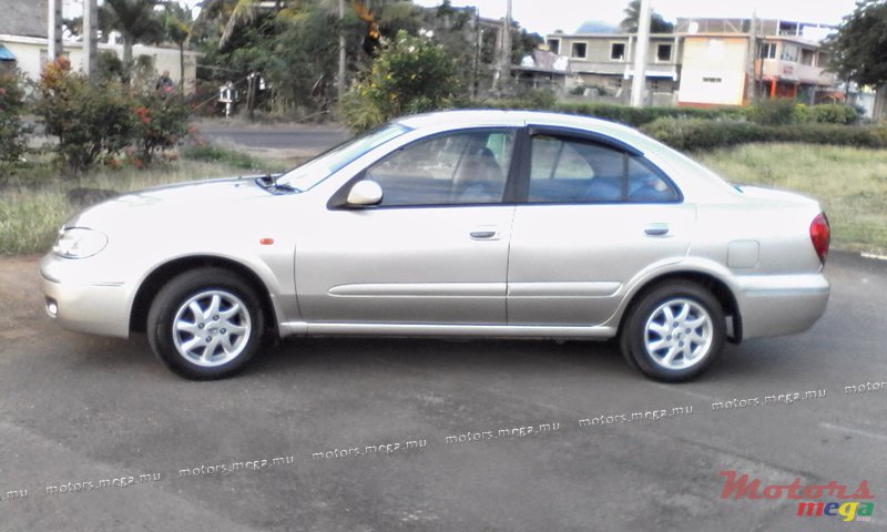 2005' Nissan Sunny photo #2