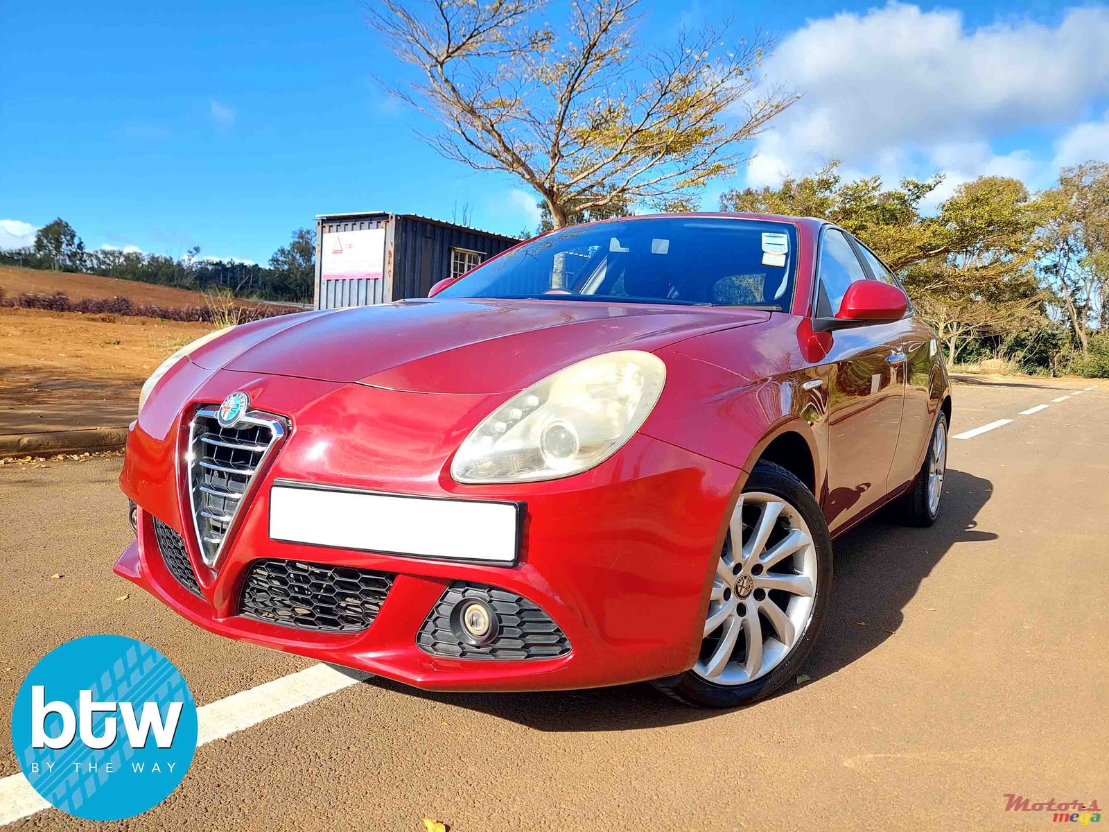 2014' Alfa Romeo Giulietta photo #2