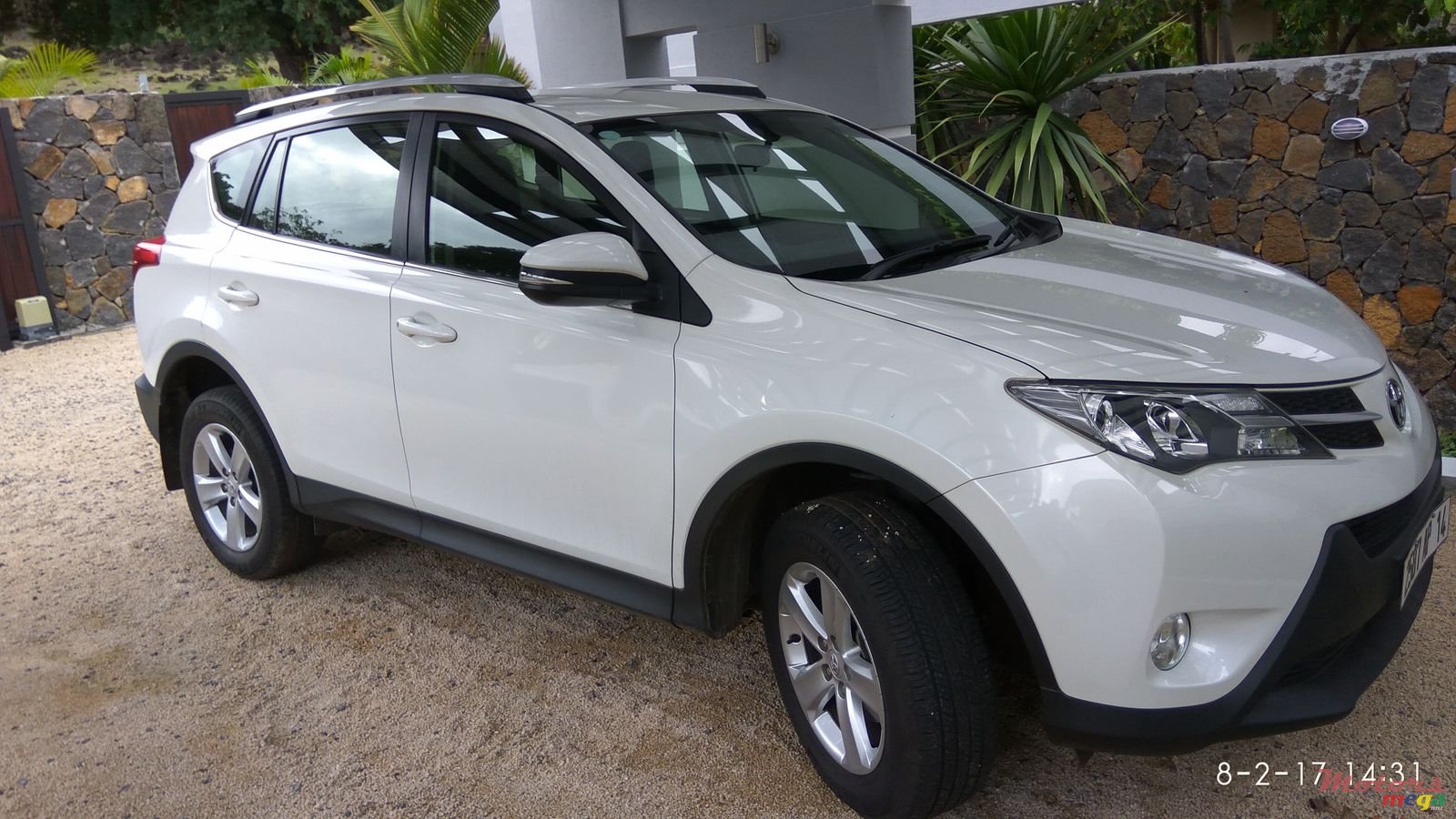 2014' Toyota RAV4 photo #1