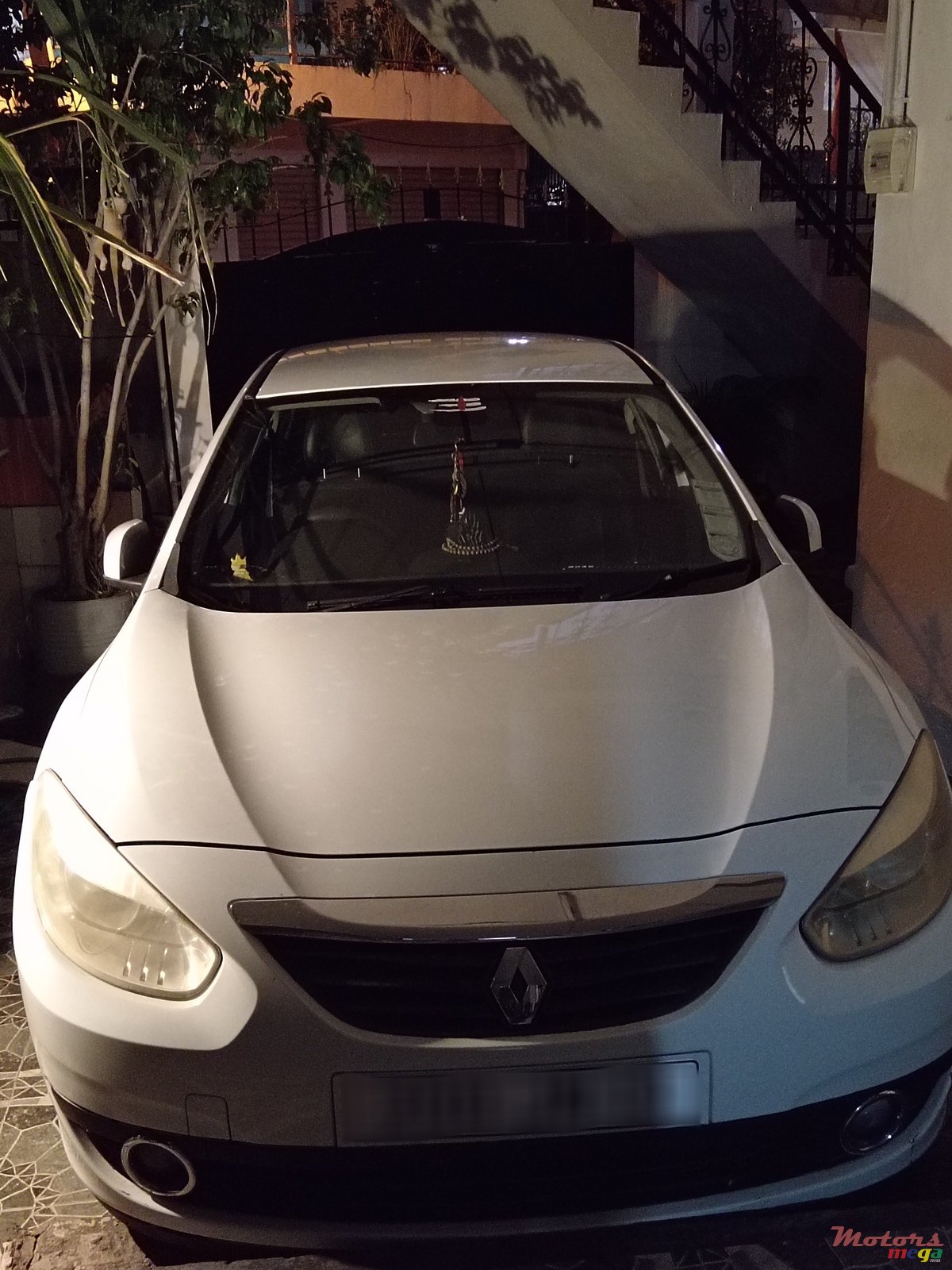 2013' Renault Fluence photo #4