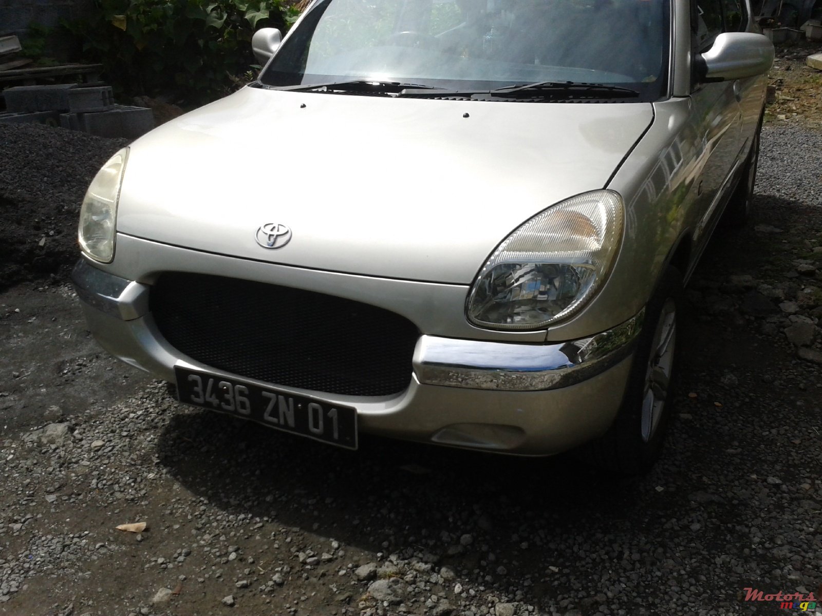 2001' Toyota DUET photo #1