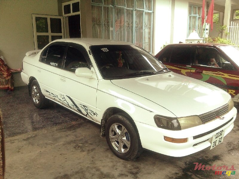 1992' Toyota Corolla photo #2