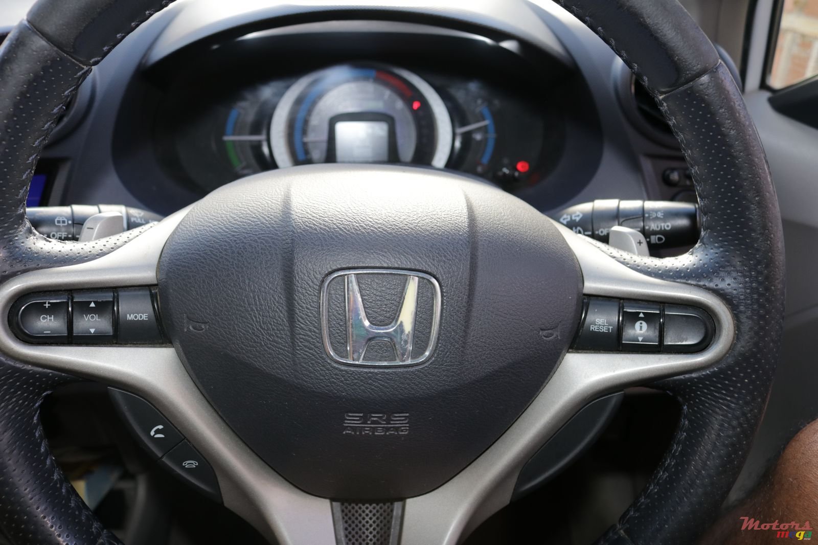 2010' Honda Insight Version LS photo #7