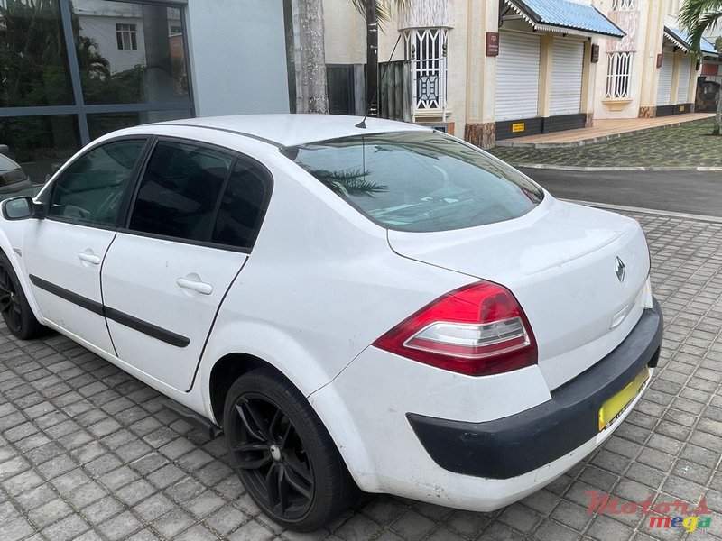 2006' Renault Megane II 1.4L photo #7