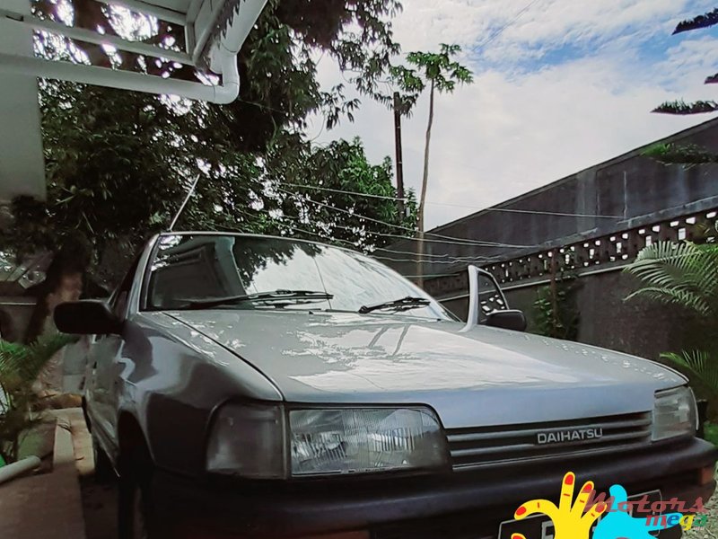 1992' Daihatsu Charade photo #6