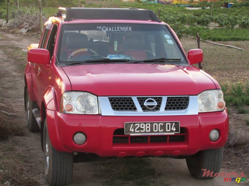 2004' Nissan Hardbody photo #1