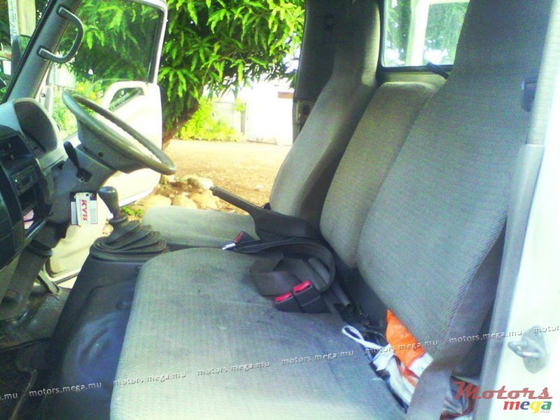 2003' Toyota photo #9