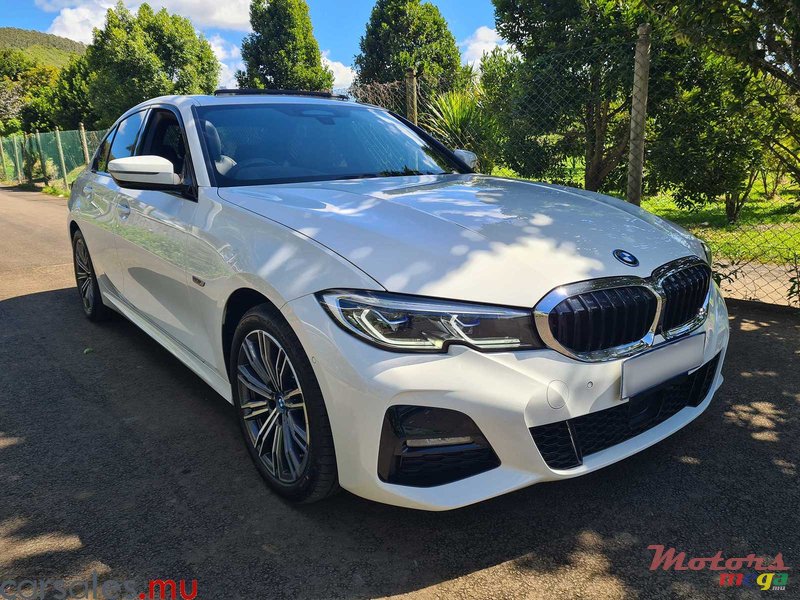 2022' BMW 330 e MSport Line photo #2