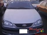 2000' Toyota Avensis photo #1