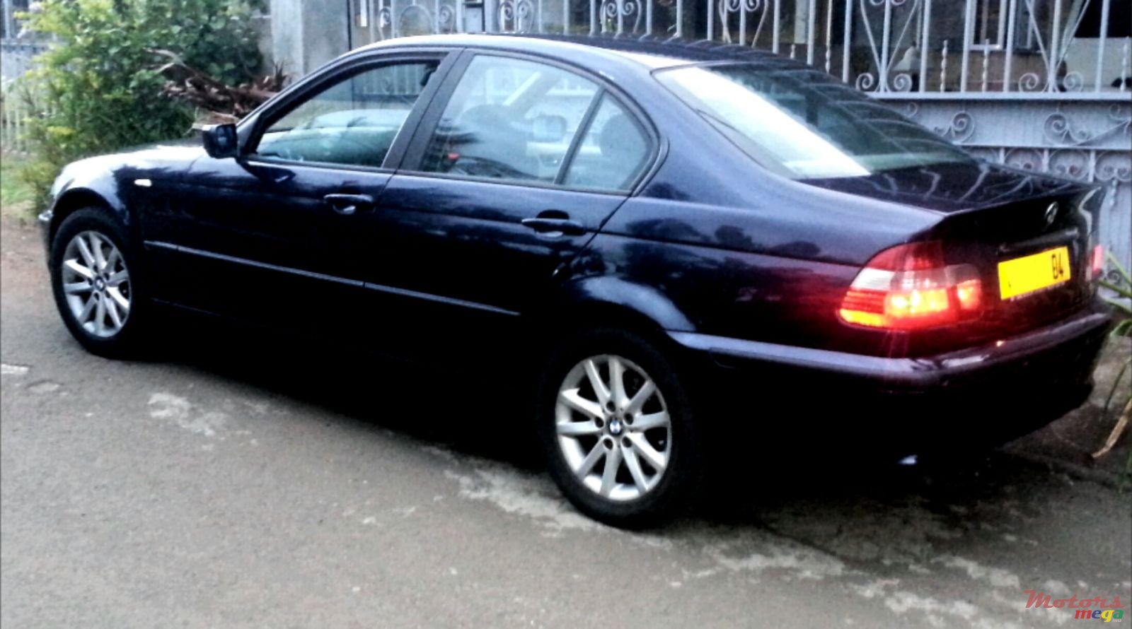 2004' BMW 3 Series 320d photo #3