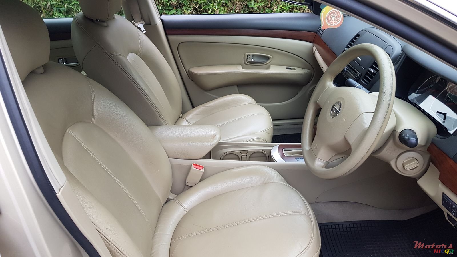 2009' Nissan 1498 cc Automatic photo #7