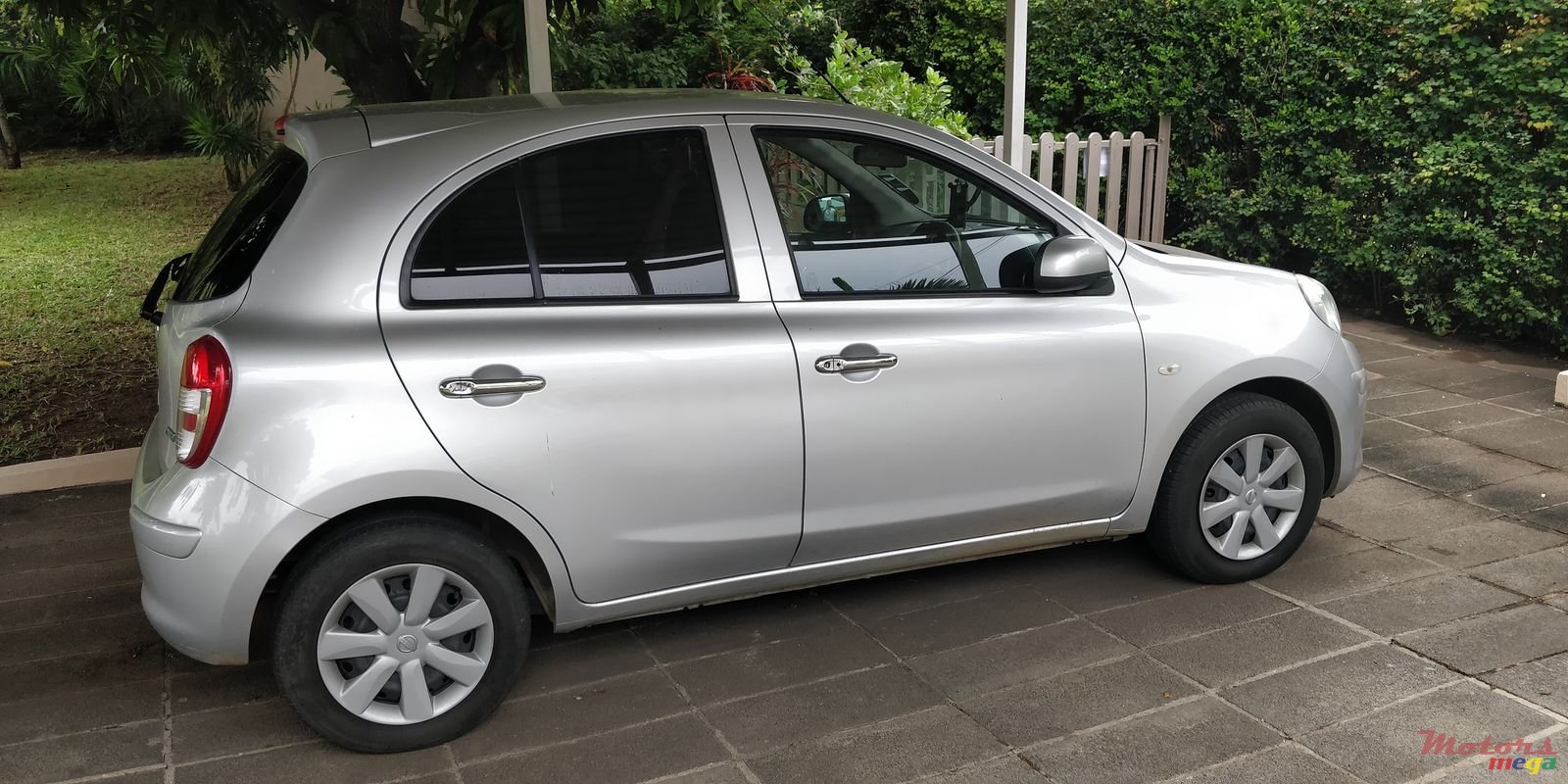 2013' Nissan March photo #1