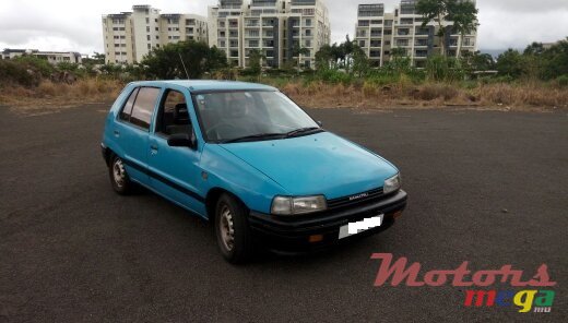 1991' Daihatsu Charade photo #2