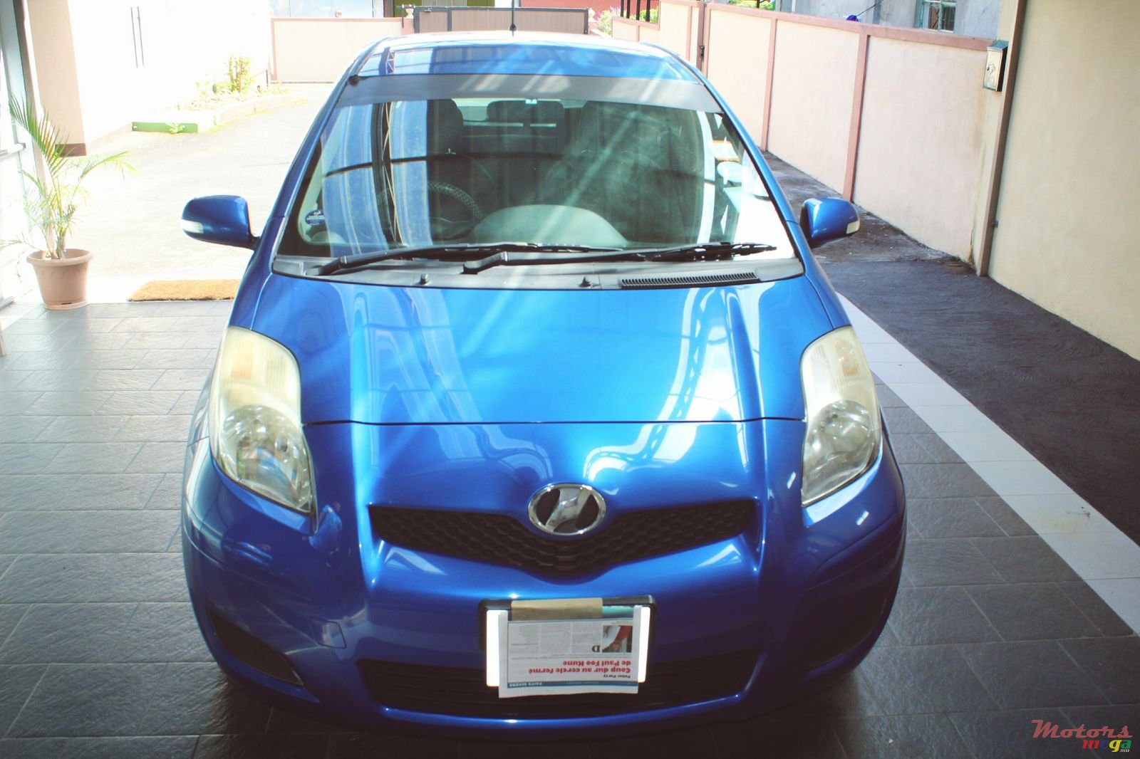 2009' Toyota Vitz photo #5