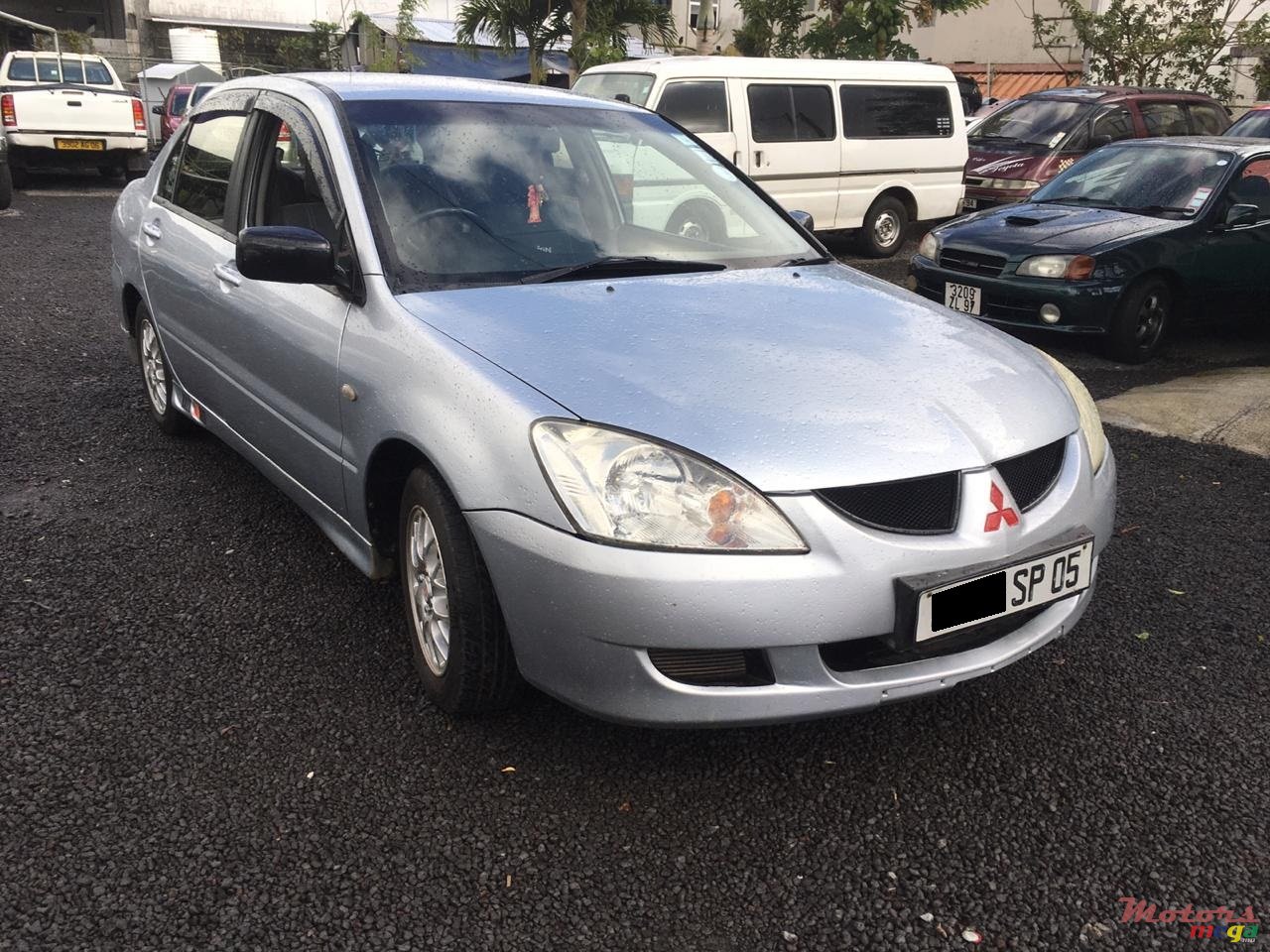 2005' Mitsubishi Lancer photo #1