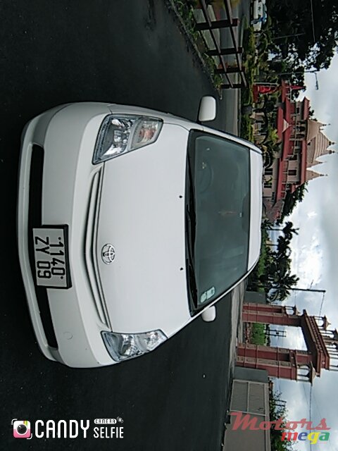 2009' Toyota Prius photo #2