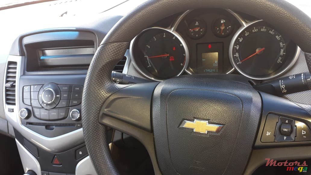 2013' Chevrolet Cruze photo #1