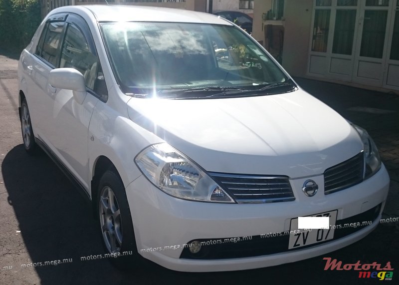 2007' Nissan Tiida Latio photo #1