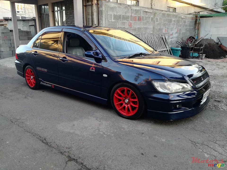 2003' Mitsubishi Lancer photo #1