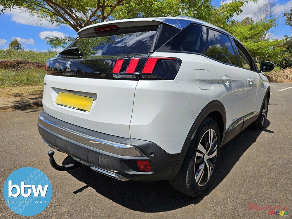 2019' Peugeot 3008 Allure photo #4