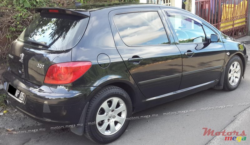 2005' Peugeot 16 v, twin cam shaft photo #1