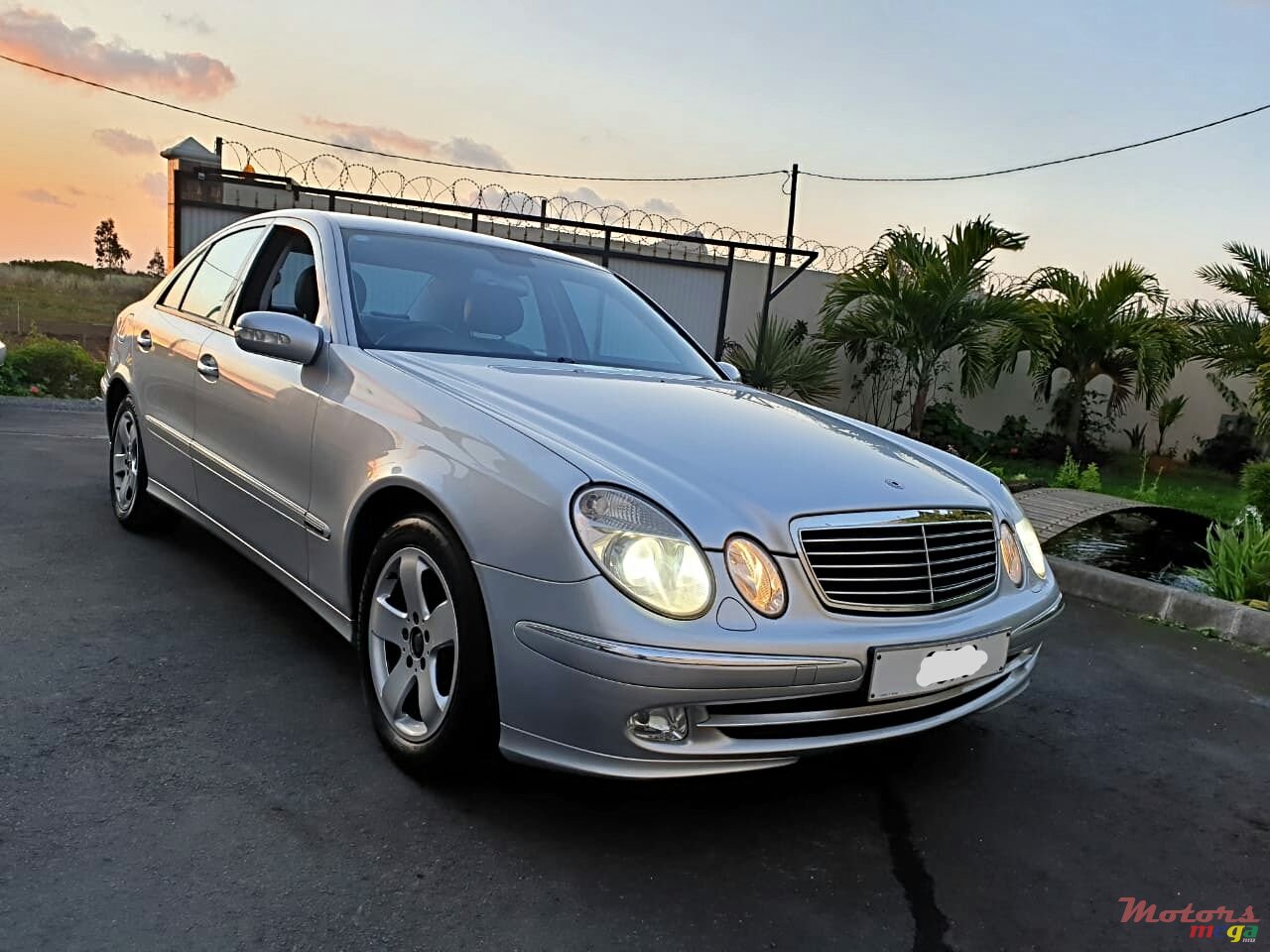 2006' Mercedes-Benz E280 automatic photo #1