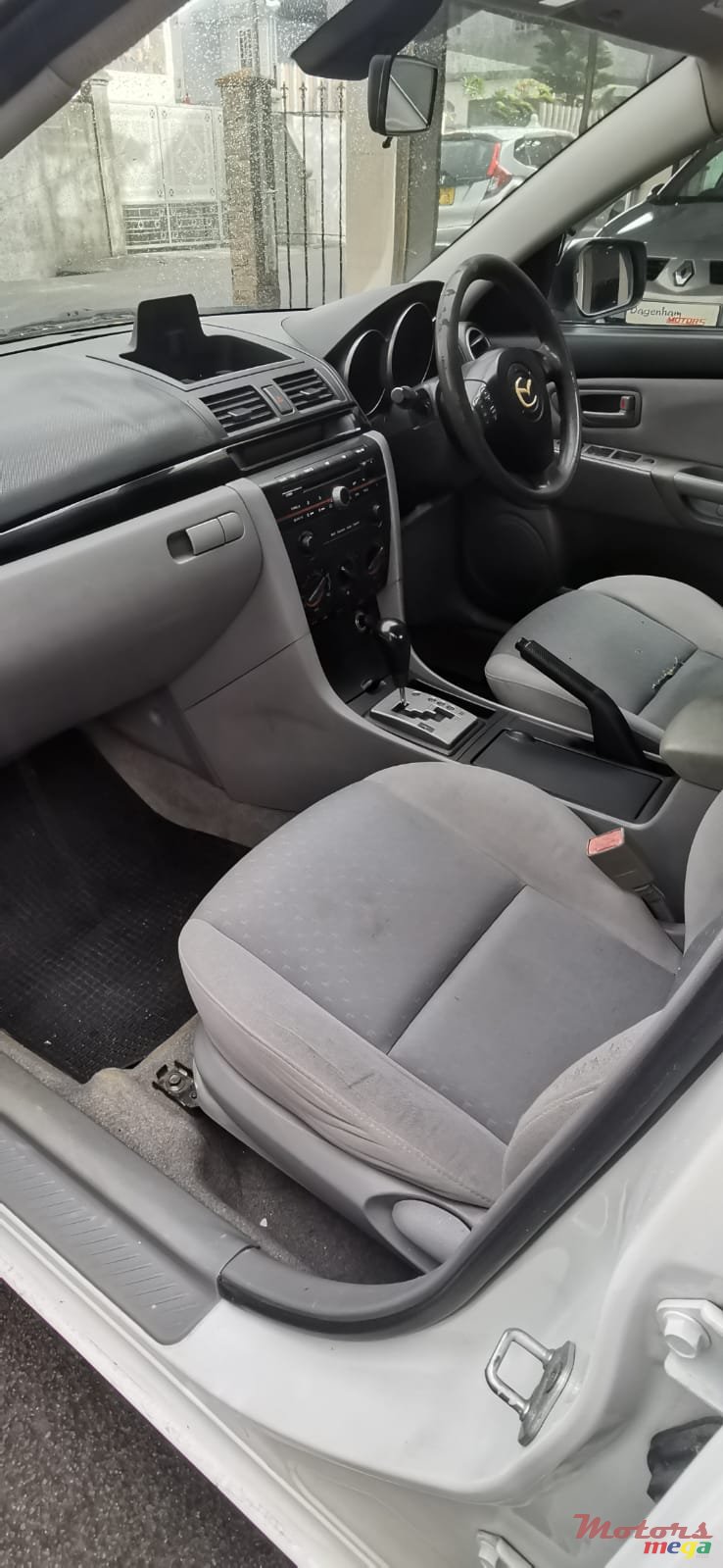 2005' Mazda Axela photo #6