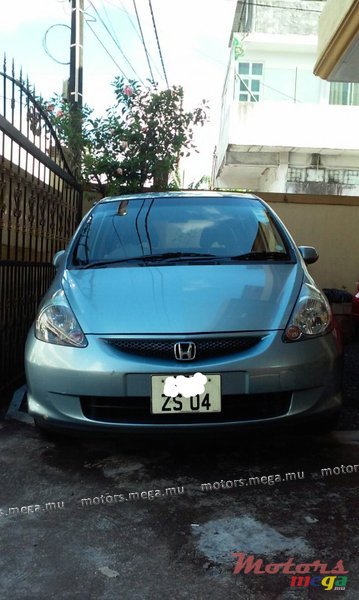 2004' Honda fit photo #1