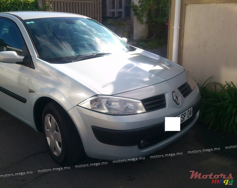 2004' Renault Megane photo #2