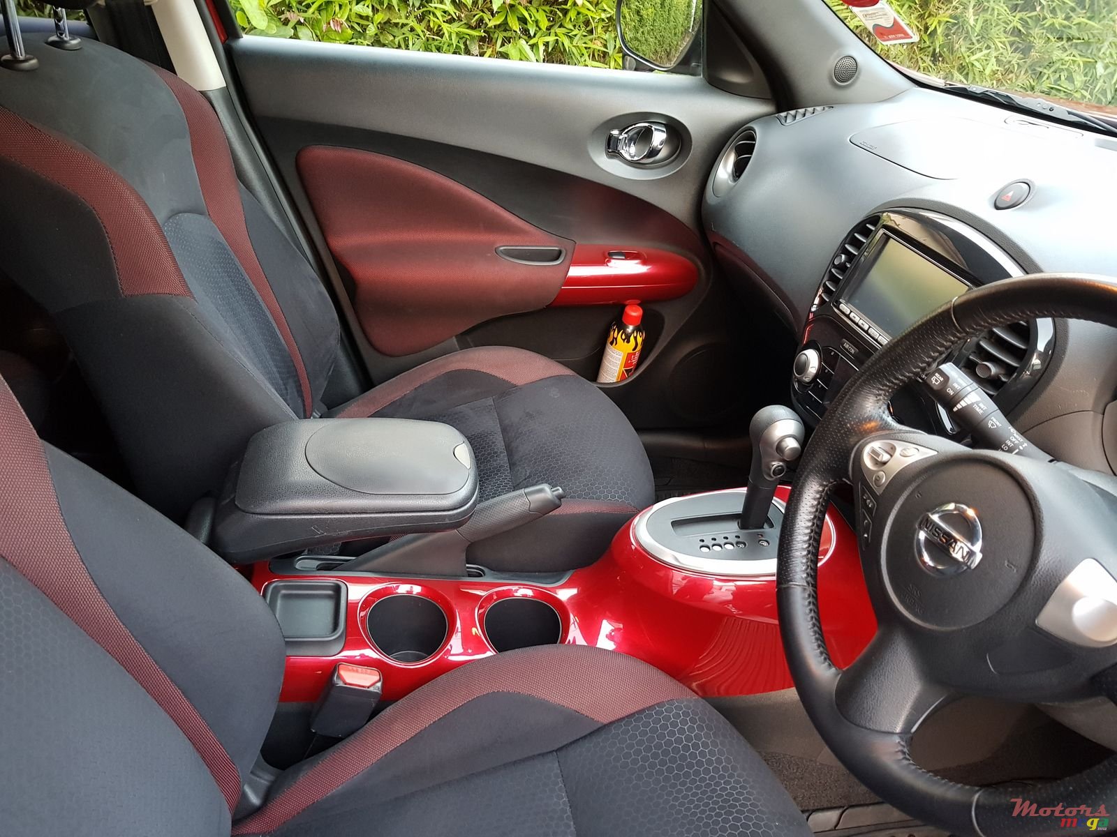 2011' Nissan Juke Automatic photo #6