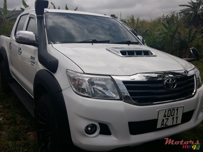 2011' Toyota hilux 3.2 turbo intercooler photo #1