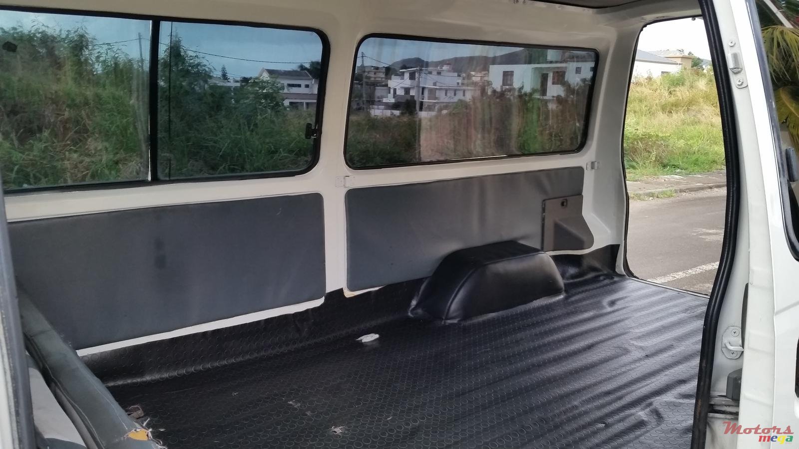 2000' Nissan Urvan photo #4