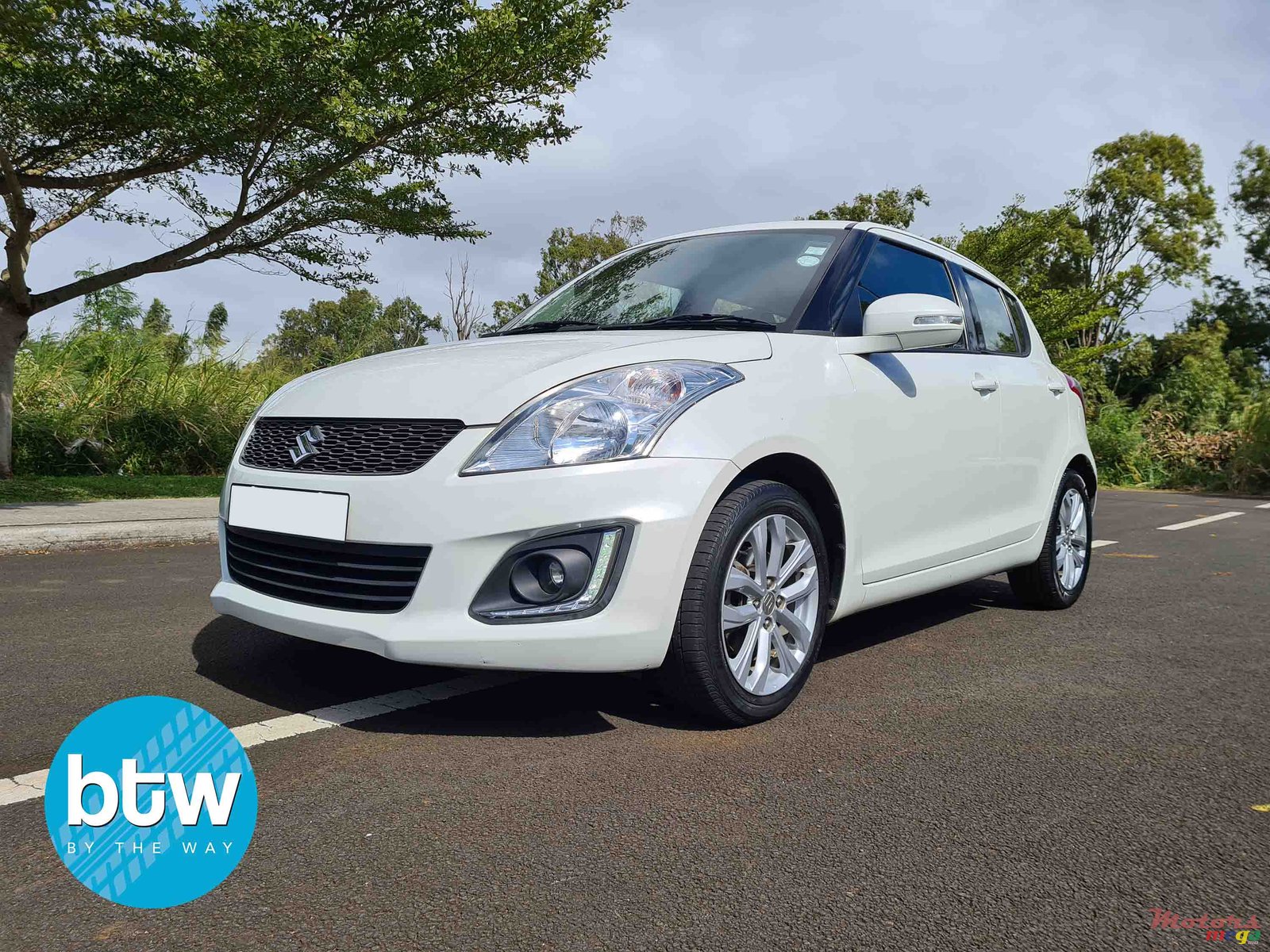 2016' Suzuki Swift photo #2