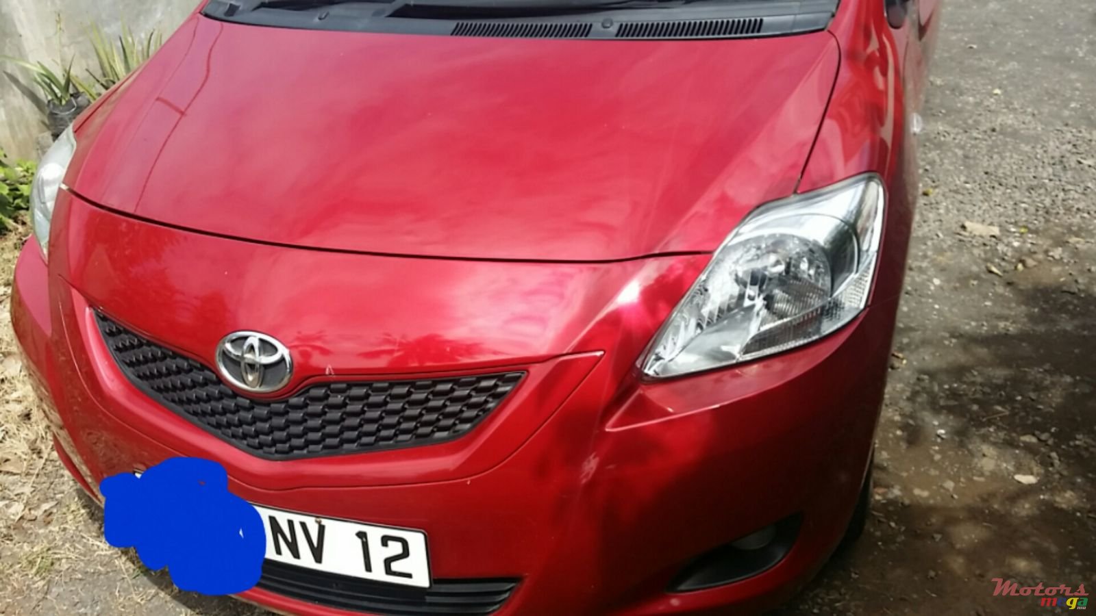 2012' Toyota Yaris sedan photo #4