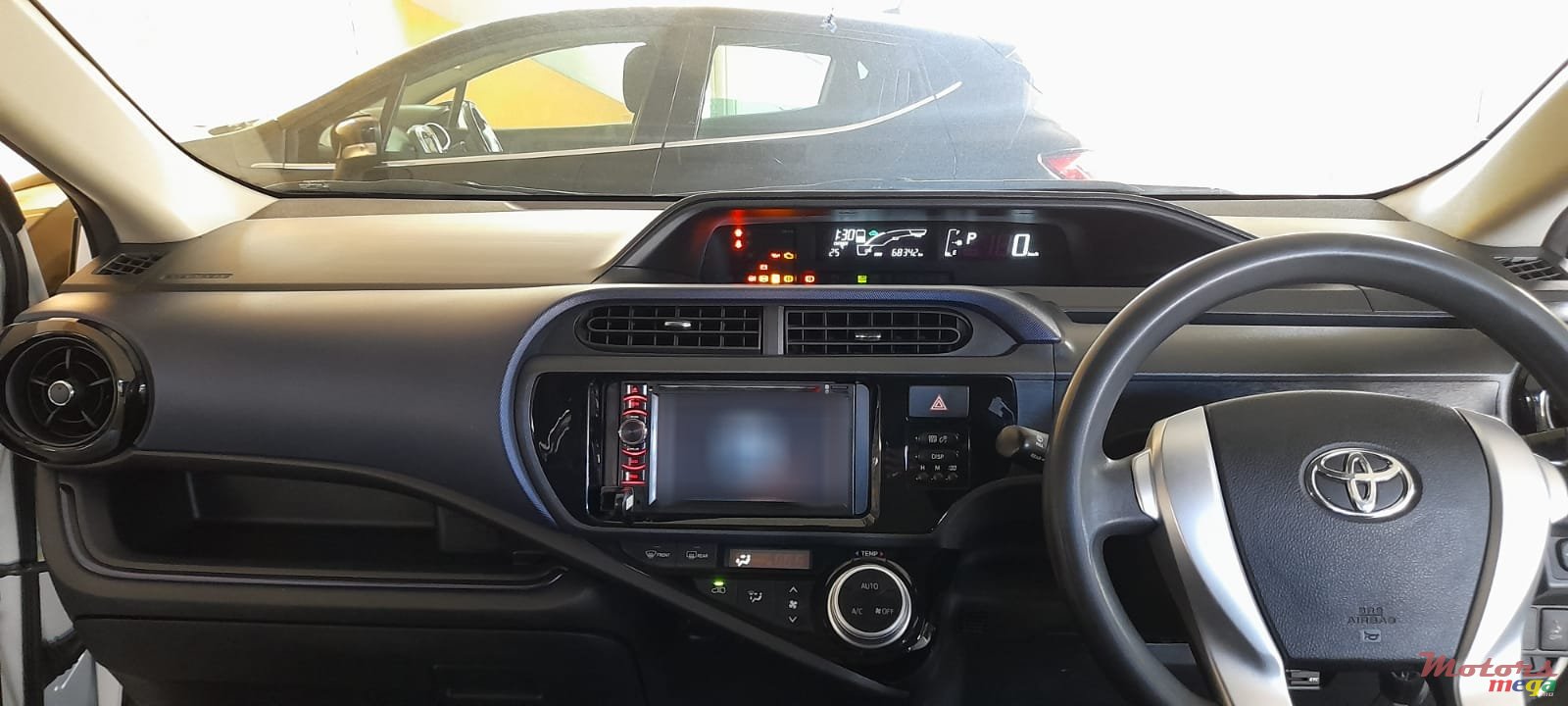 2015' Toyota Aqua photo #4