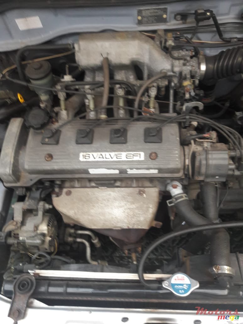 2000' Toyota photo #4