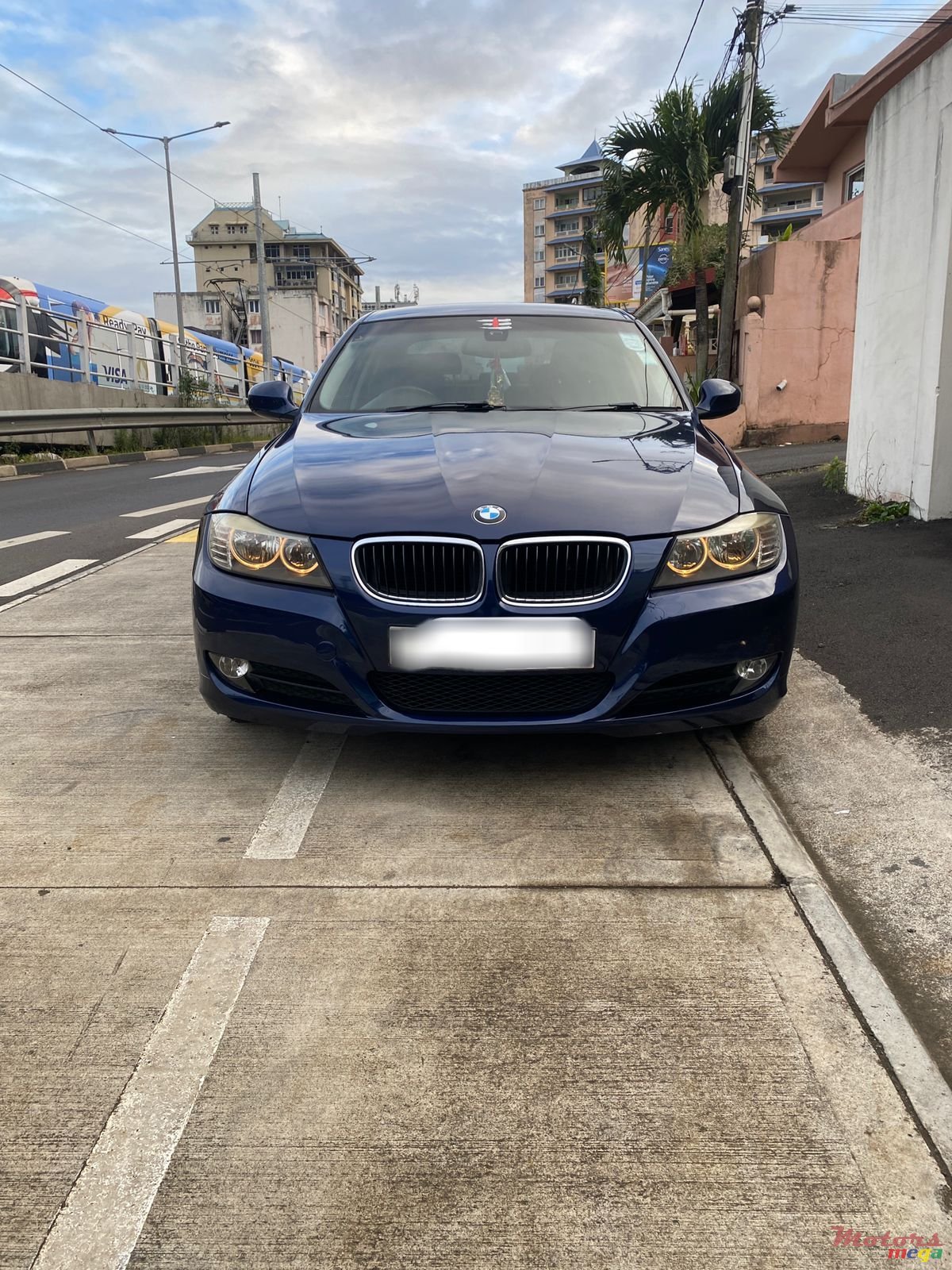 2010' BMW 320 photo #4