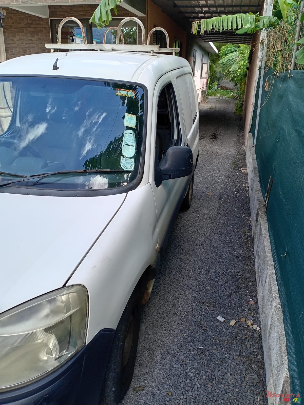 2011' Citroen Berlingo photo #3