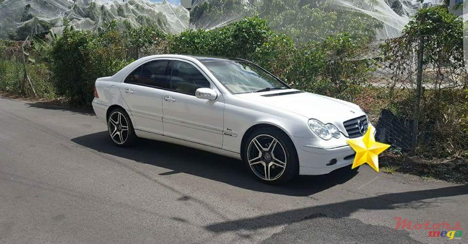 2001' Mercedes-Benz C-Class photo #1
